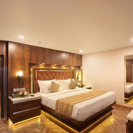 Hotel Kings Empire Kochi Exterior foto
