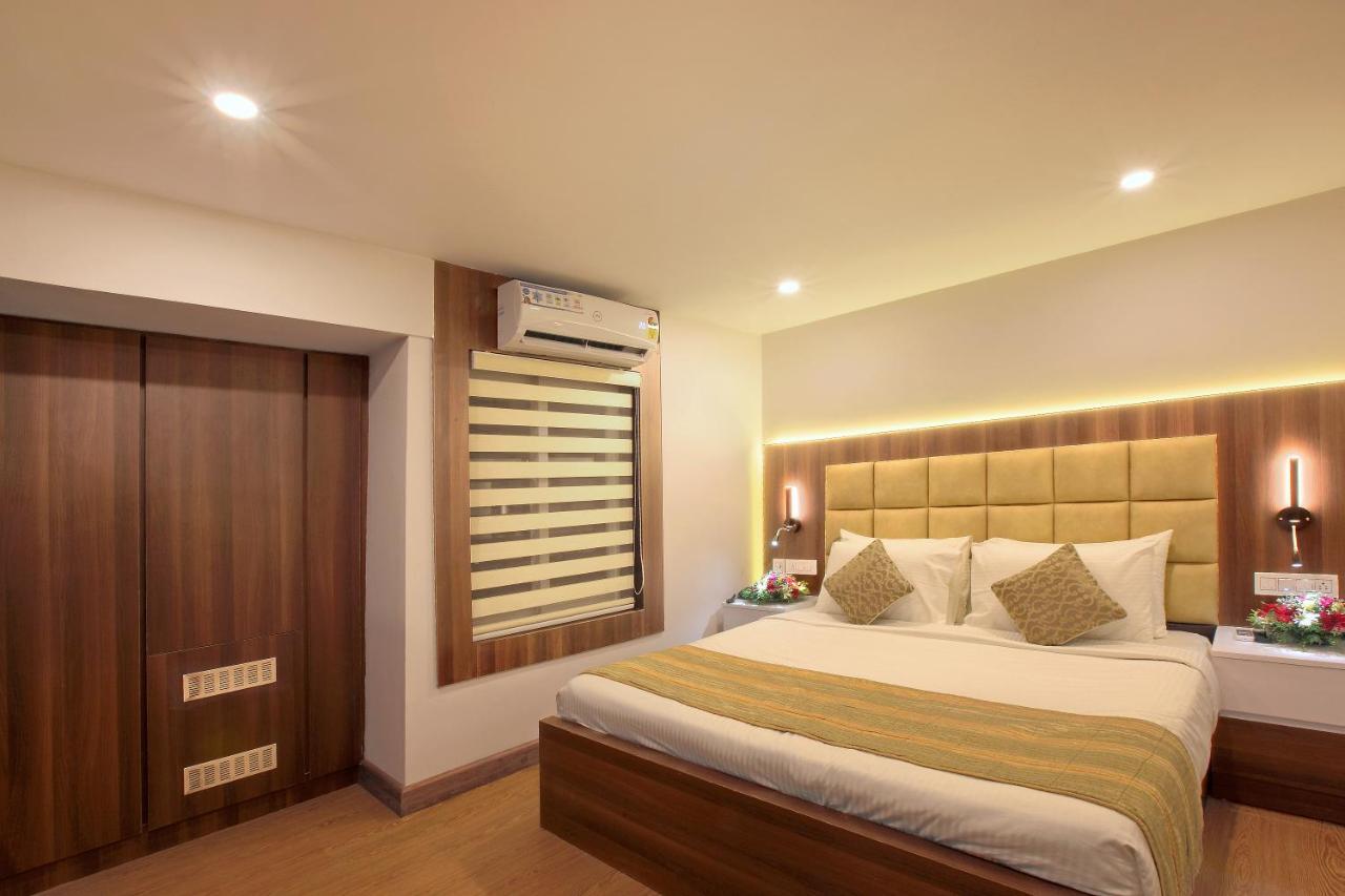 Hotel Kings Empire Kochi Exterior foto